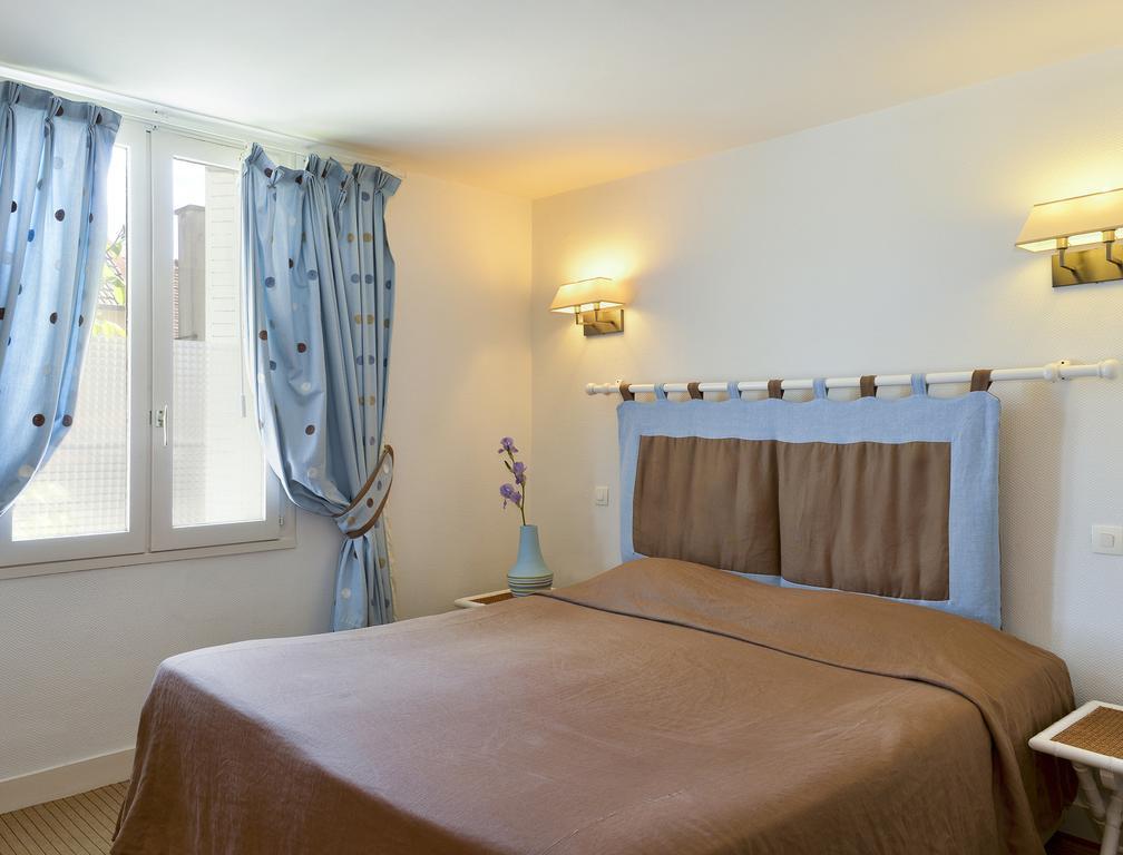 Logis Auberge Du Centre Chitenay Exterior foto